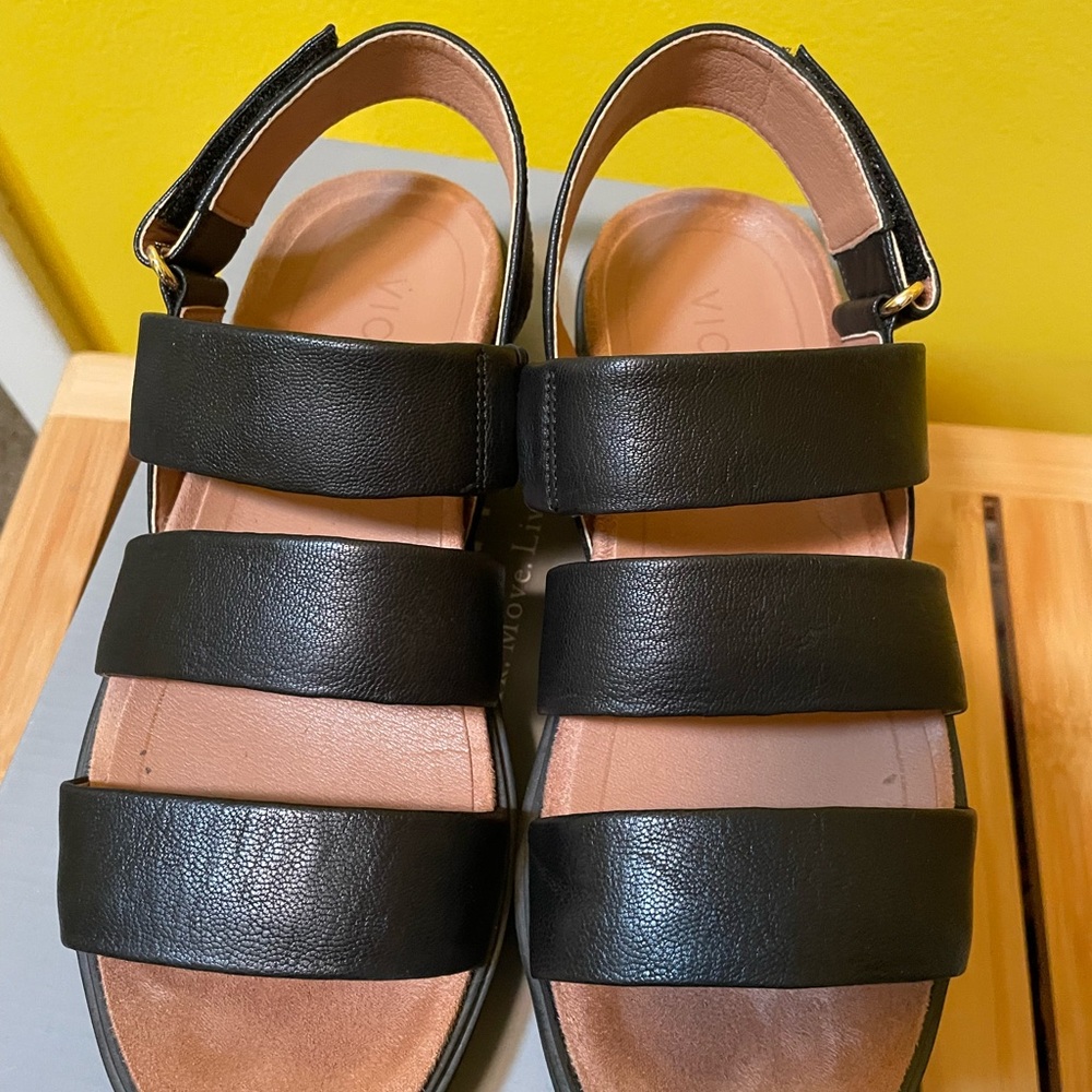 Vionic Keomi Black Sandals Three strap adjustable Design Size 6